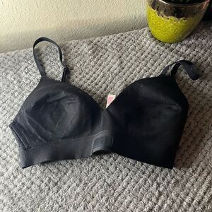 Victoria Secrets 💫32C💫black logo bra